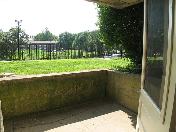 5th image of 818 W Moss Ave #E1