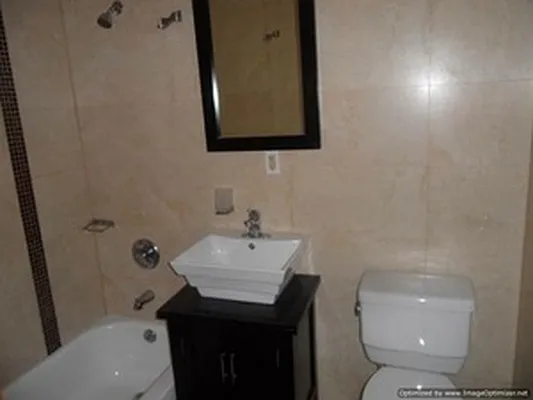 Rented by Extreme Homes Management | media 4