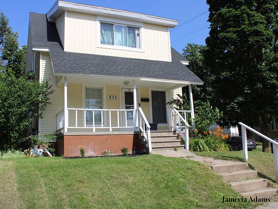 1st image of 832 College Ave NE