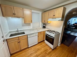 2832 W Wellington Ave, Chicago, IL 60618