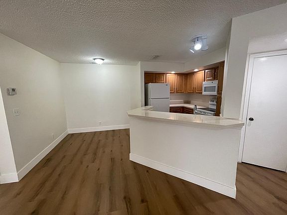 2nd image of 3460 Pinewalk Dr N
