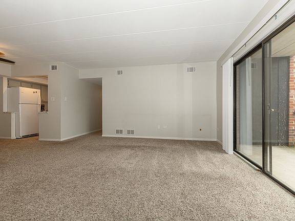 3rd image of 9208 W 140th St APT 1SW