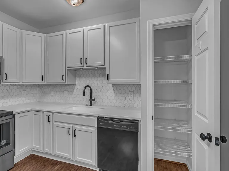 753 Huffine Manor Cir — Photo 6