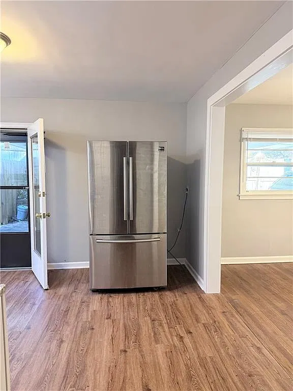 3 bed, 2.0 bath, 1630 sqft, $2,900 — Photo 3