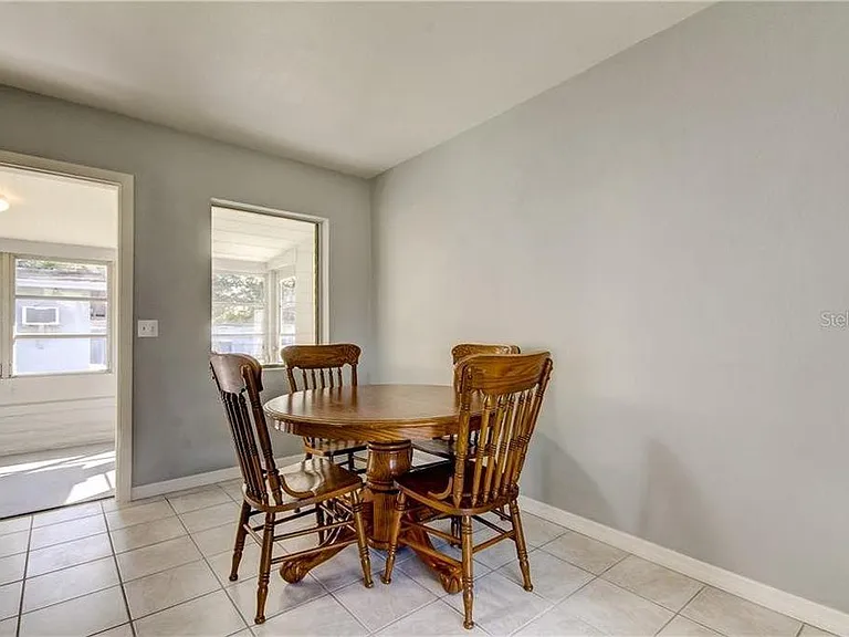 401 S Orion Ave — Photo 8