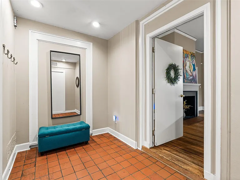 1202 Hawthorne St — Photo 2