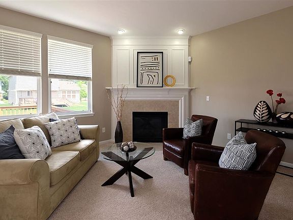 2nd image of 9655 Wexford Dr