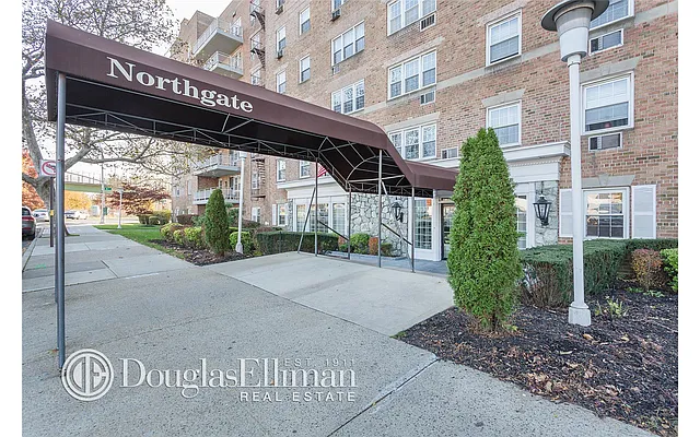 Sold by Douglas Elliman | media 22