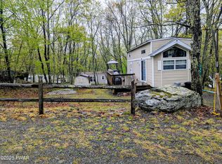 104 Badger Ln, Shohola, PA 18458