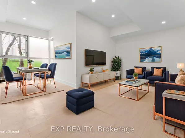 1558 Queen St E, Toronto, ON