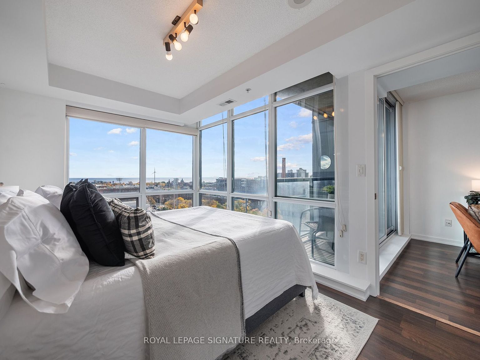 20 Joe Shuster Way 1113, Toronto, ON M6K 0A3 MLS C7267288 Zillow