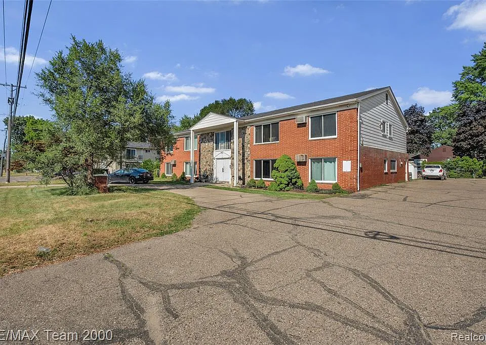 6930 Yale St #5