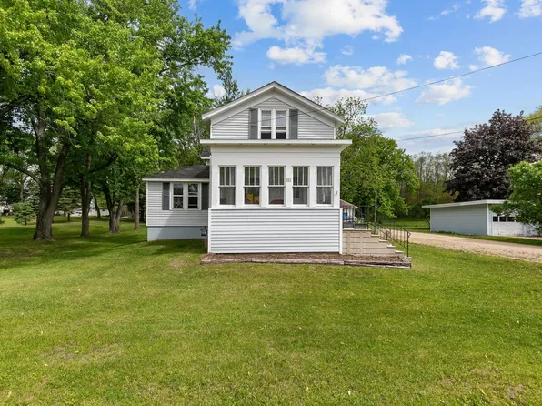567 Broadway St, Berlin, WI 54923