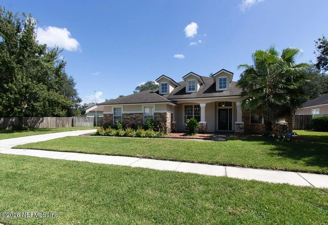 4 bed, 3.0 bath, 2394 sqft, $2,500 — Photo 3