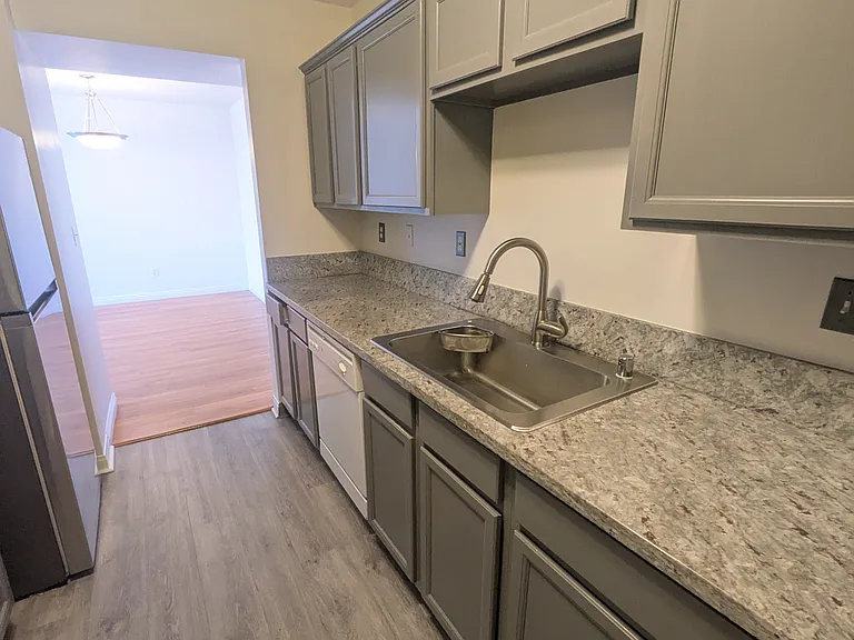 811 N Hayworth Ave #203 — Photo 9