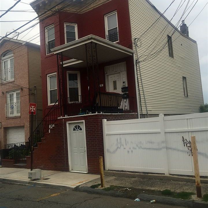 2nd image of 1118 72nd St