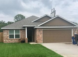 7147 Beechwood Dr, Angleton, TX 77515