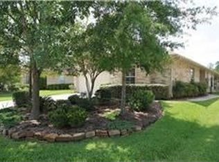 50 N Country Gate Cir, Conroe, TX 77384