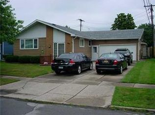 9 Harbour Ln, Cheektowaga, NY 14225