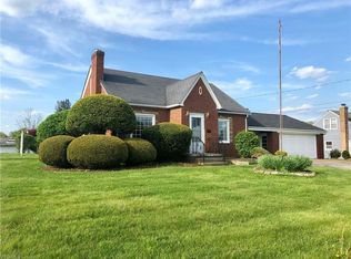 45 Schenley Ave, Struthers, OH 44471