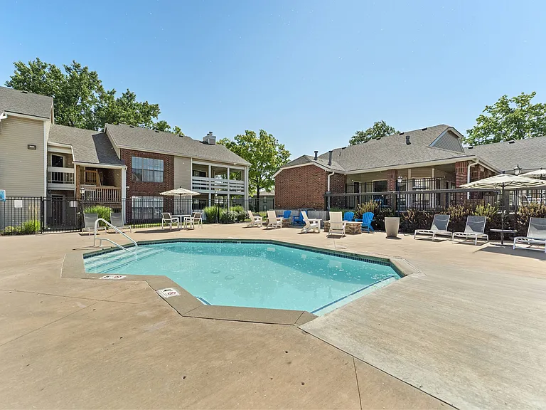Silverwood Apartments — Photo 12