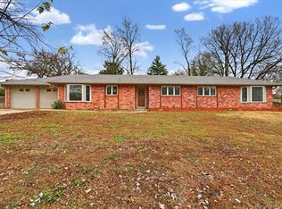 2318 Dorchester Dr, Bartlesville, OK 74006
