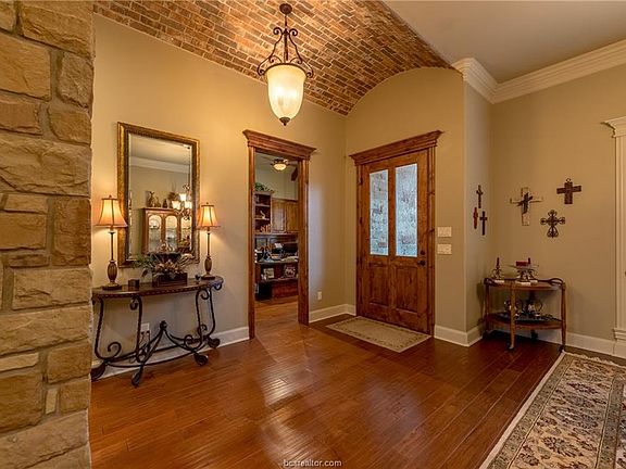 4th image of 1304 Mission Hills Dr