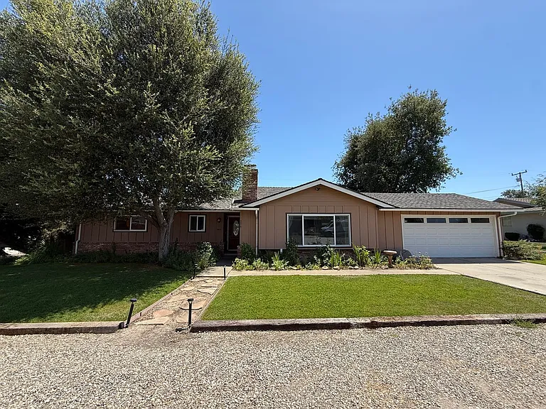 3476 Willow St — Photo 1