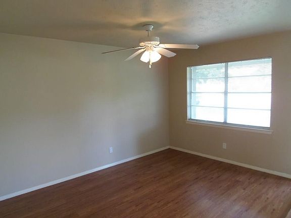 4th image of 806 Intervale Dr