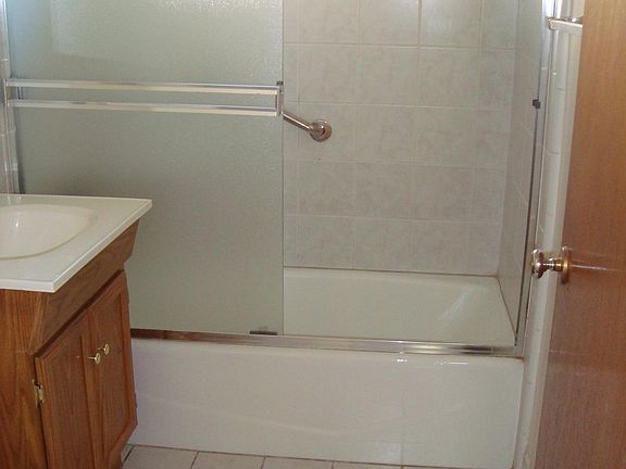 4th image of 550 Benton St #52cbbx4mn
