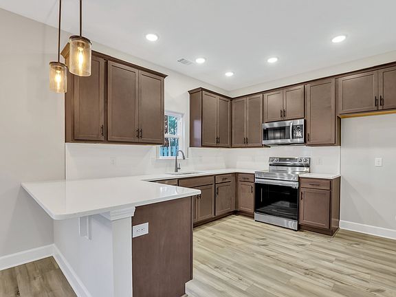 New Haven Townhome B - Kitchen Ernest Homes