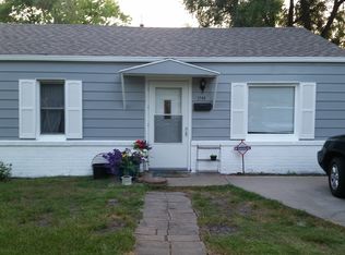 1745 SW Green Acres Ave, Topeka, KS 66604