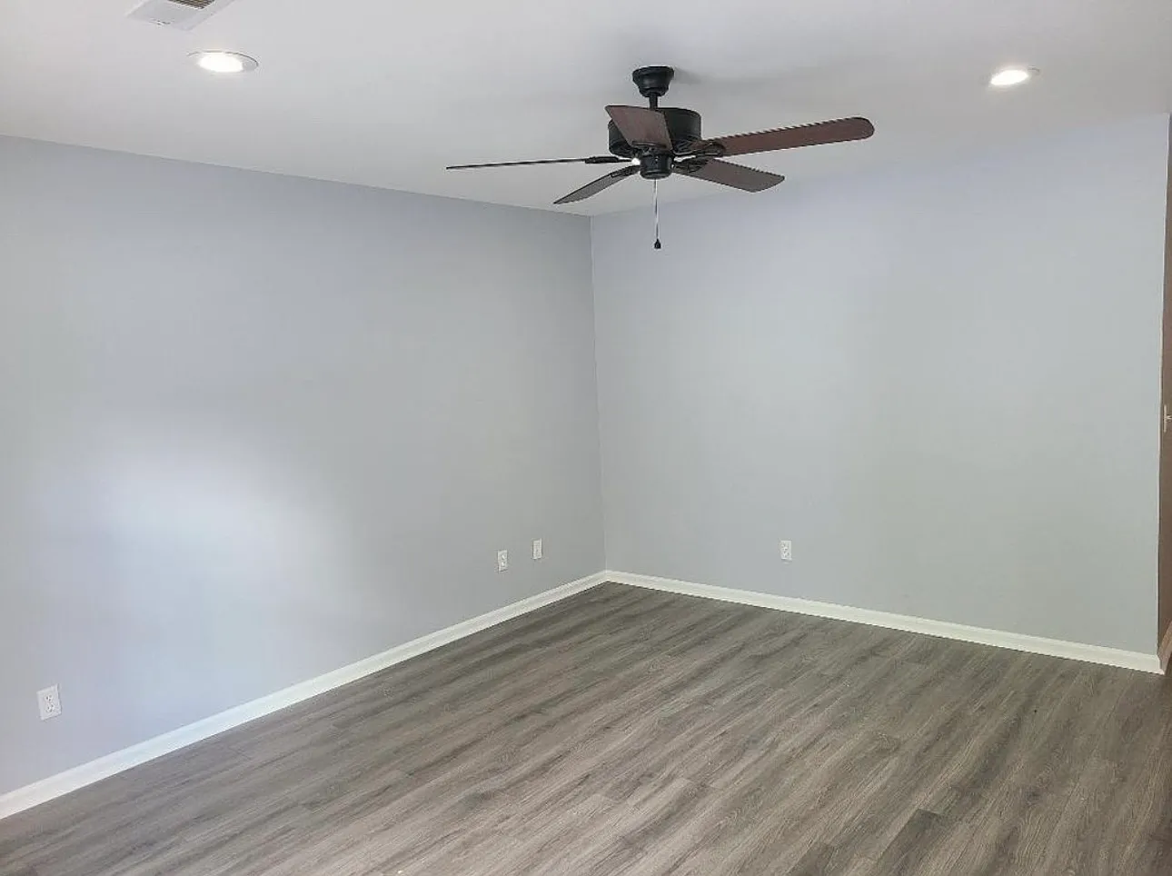 3 bed, 1000 sqft, $1,800 — Photo 3