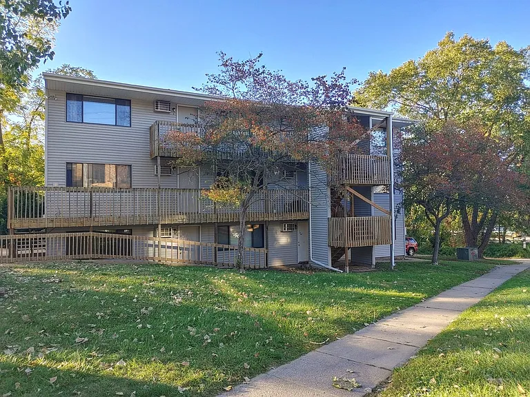 415 S. Van Buren Street — Photo 17