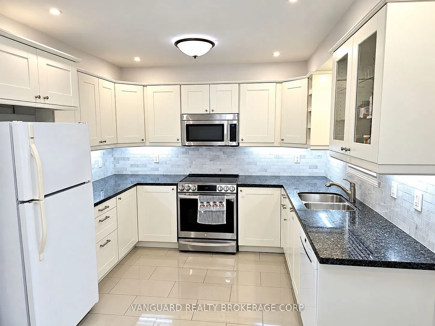 3 bed, $3,500 — Photo 2