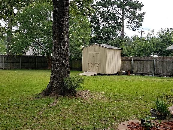 3rd image of 304 Yvonne Ave