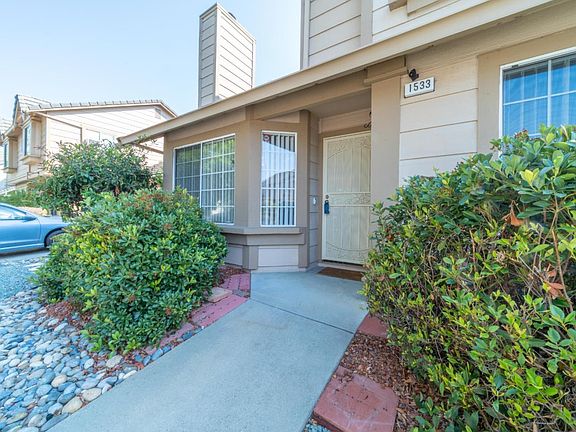 4th image of 1533 Shumaker Way
