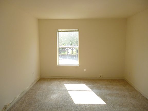 3rd image of 324 13th St NW APT 1