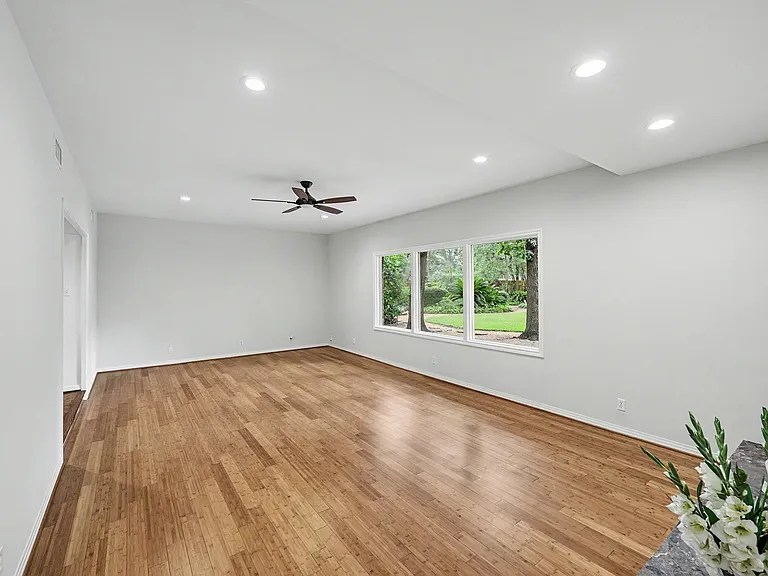10811 Hunters Forest Dr — Photo 12