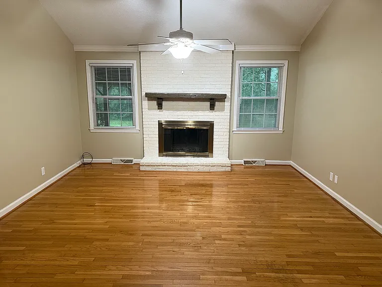 1706 Indian Hills Rd — Photo 2