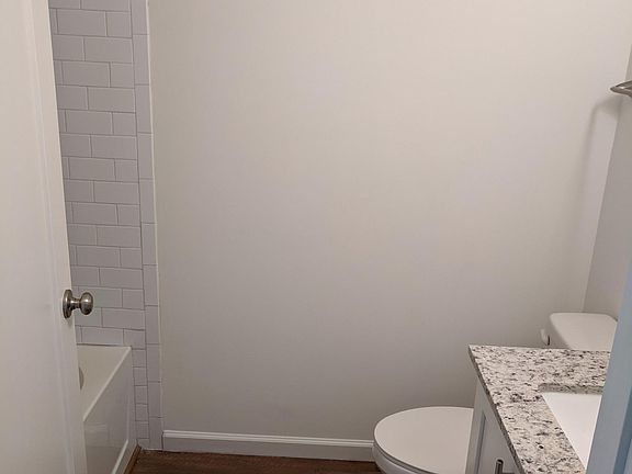 5th image of 328 Saint George Ave