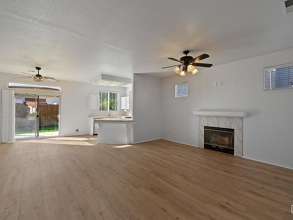 3rd image of 10821 Tivoli Ct