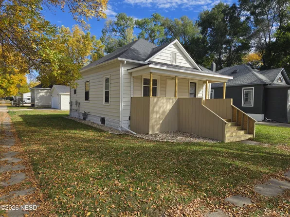 225 5th Ave SW, Watertown, SD 57201