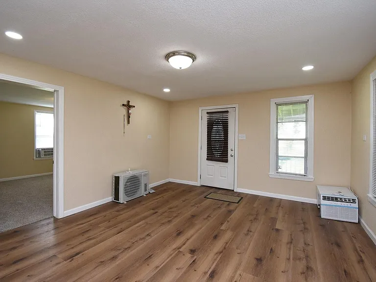 8421 Altimore Rd — Photo 12