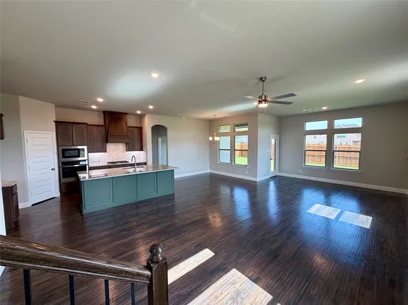 345 Penley Pl, Greenville, TX 75401