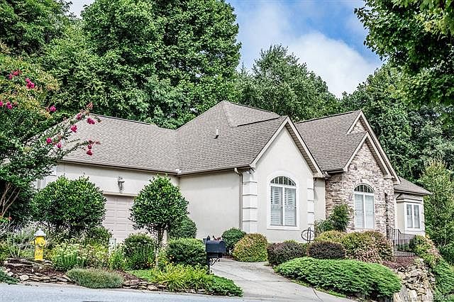 1st image of 34 Carriage Highlands Ct