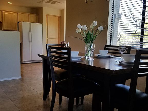 Dining_Looking2Kitchen