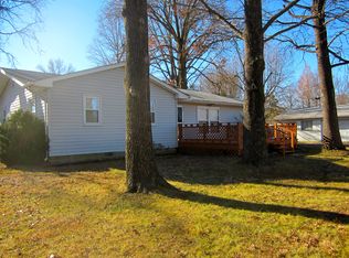 1205 S 16th St, Herrin, IL 62948