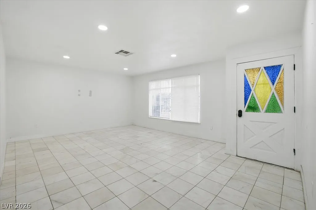 4 bed, 1757 sqft, $3,650 — Photo 4