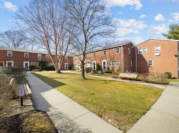 14 Charter Circle #14, Ossining, NY 10562